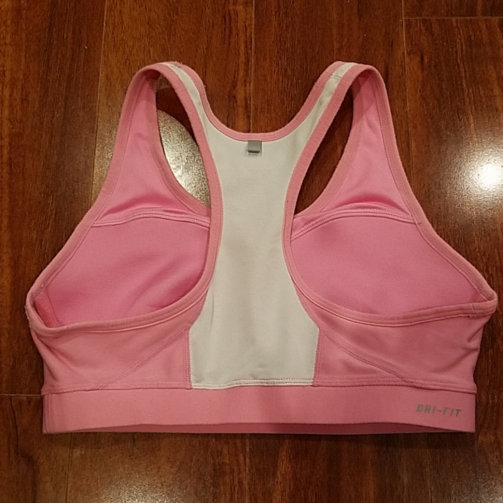 Nike sports bra size S - Picture 2 of 5